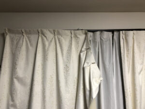 カーテンレールが破損？？壊れたの一言もなくほっとく嫁！！